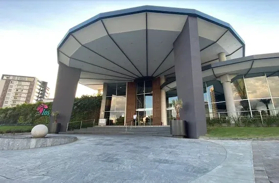 Ampliación Hotel Los Tajibos — imagen 1